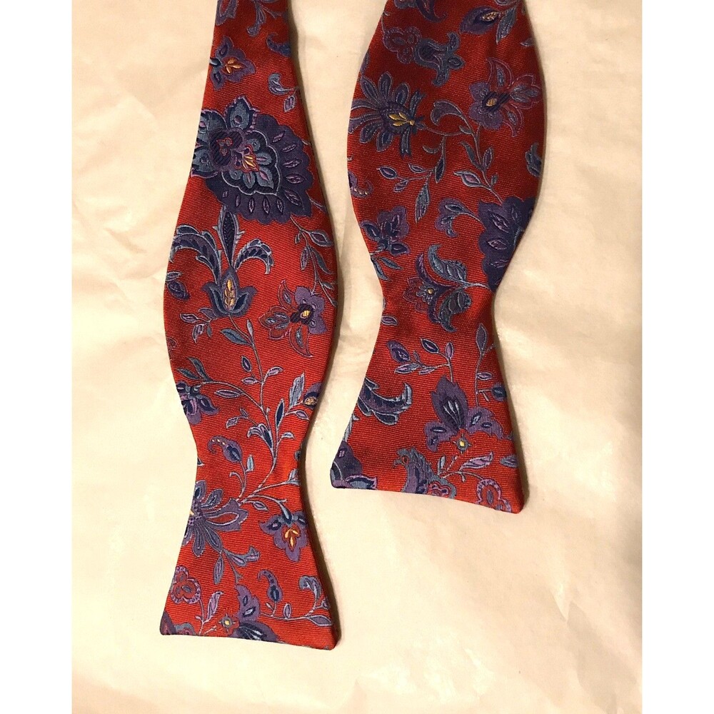 NWOT Ted Baker London Red Floral Silk Bow Tie
